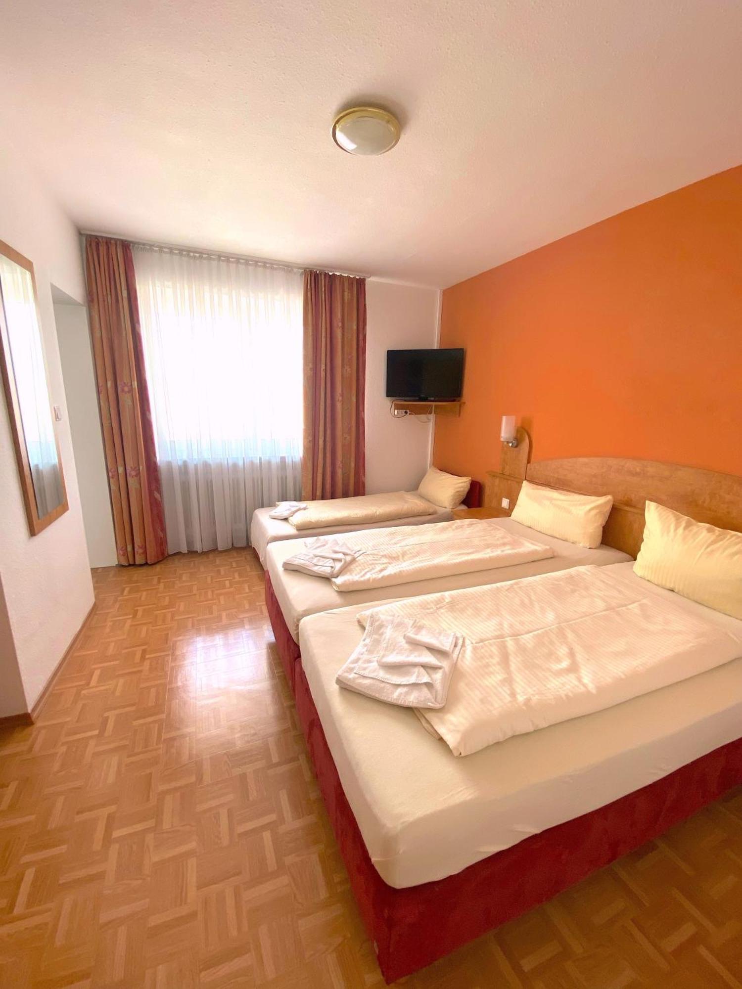 Hotel Gasthof Rose Günzburg Zewnętrze zdjęcie